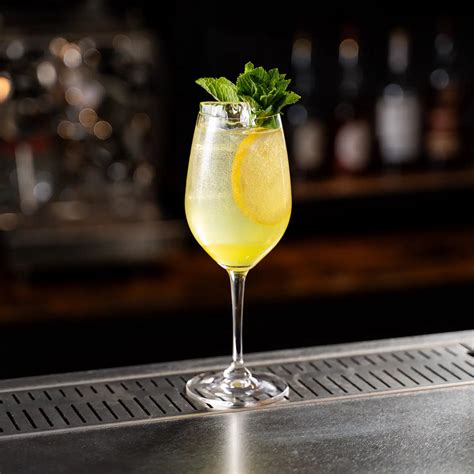 Limoncello Spritz pohárban