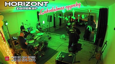 Lakodalmas zenekar játszik esküvőn