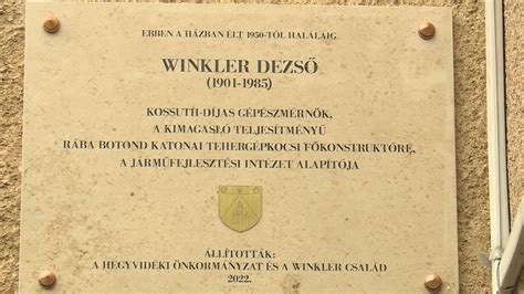 Emléktábla leleplezése