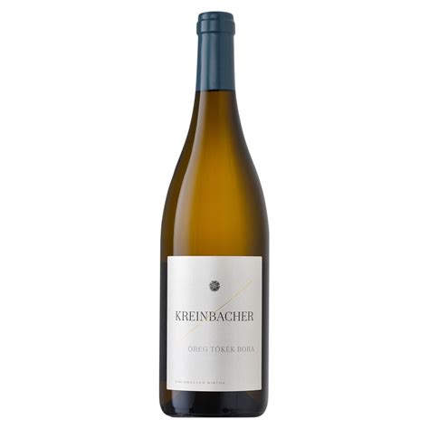 Egy pohár Kreinbacher Somló Cuvée fehérbor