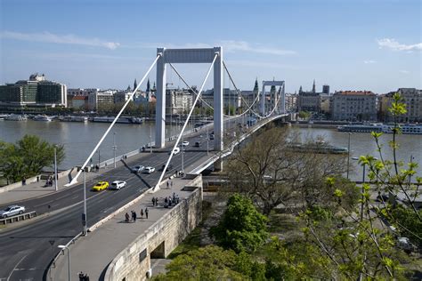 Az Erzsébet híd Tokajban