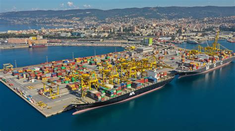 Trieszti kikötő a 19. században