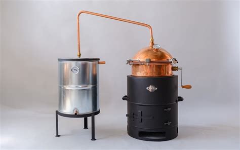 Hagyományos magyar pálinkafőző üst