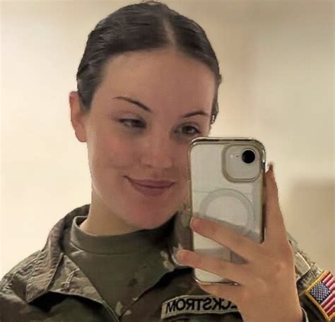 A fiatal Sarah és édesapja a szőlőbirtokon