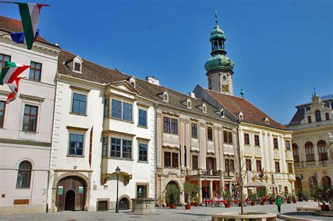 Soproni belváros hangulatos utcája