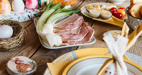 Húsvéti asztal alkoholos italokkal