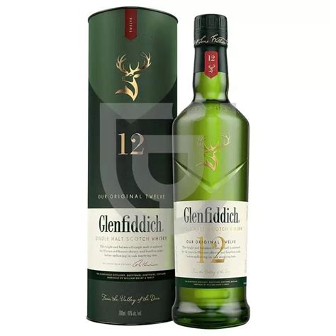 Különböző whisky márkák palackjai