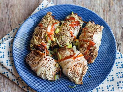 Tálalt töltött kelkáposzta