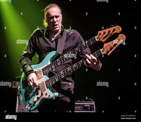 Billy Sheehan basszusgitár szólója