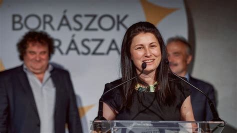 Bodó Judit egy tokaji szőlőbirtokon