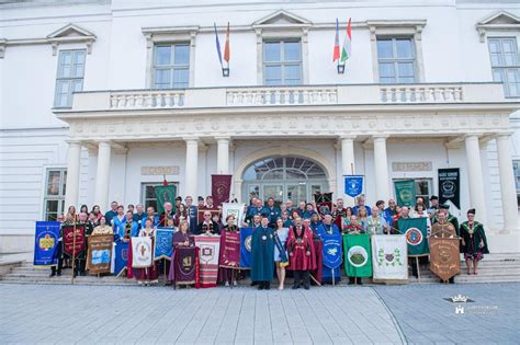Borrendek képviselői