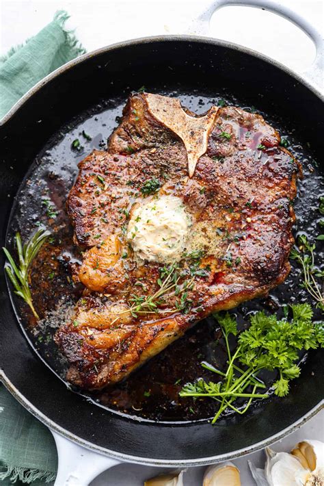 Ízletes steak tálalva