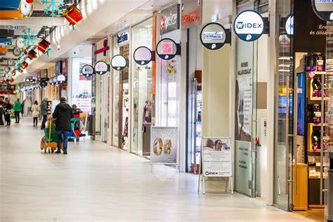 Auchan Korzó bevásárlóközpont homlokzat