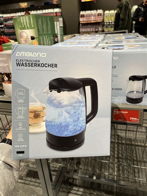 Egy üveg whisky az ALDI polcán