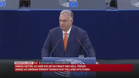 Götz István beszéd közben a Grand Tokajnál