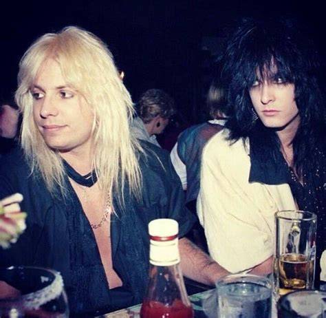 Vince Neil és Nikki Sixx fiatalon