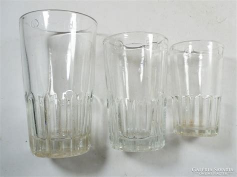 Abszint üveg és pohár