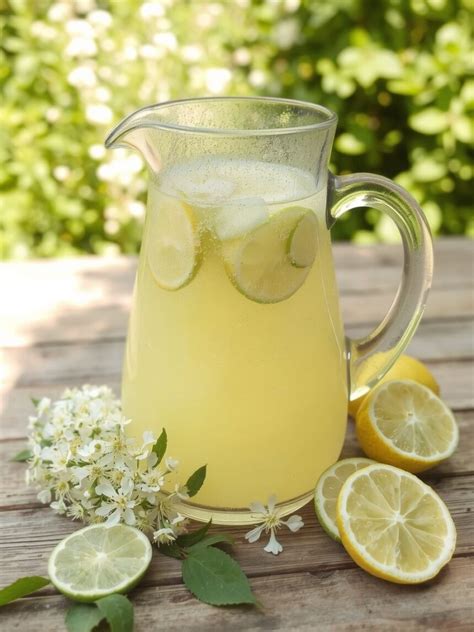 Bodzás-mentás frissítő ital