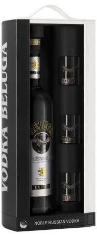 elegáns díszdobozos italcsomag pohárral