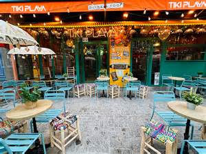 Tiki Playa bárjának hangulata