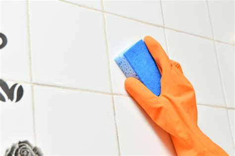 Fuga tisztítása nátrium-perkarbonáttal