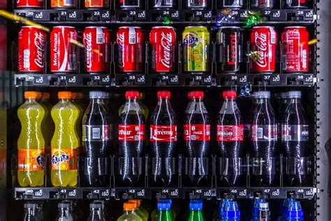 Különböző ízű kétliteres üdítők