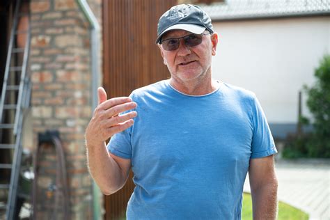 Légli Géza a szőlőben