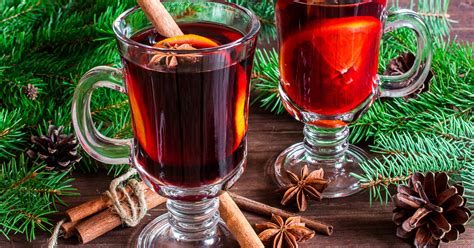 Fűszeres forralt bor poharakban