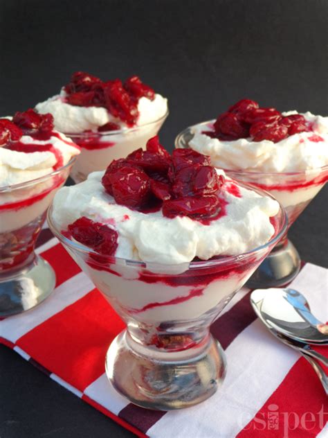 Meggyes búzasör pohárban