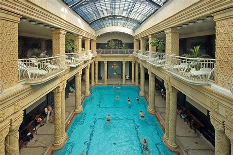 Gellért Fürdő medencéje