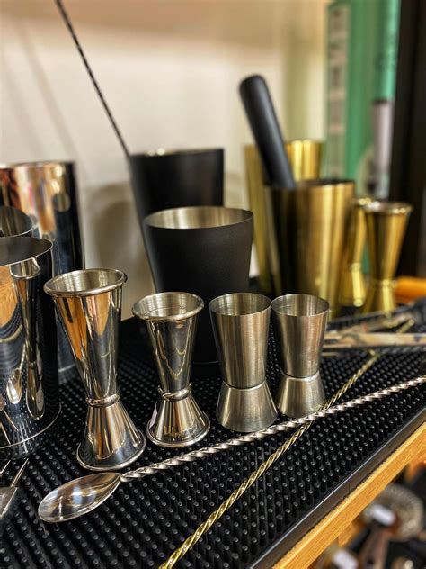 Koktélkészítéshez szükséges hozzávalók és eszközök