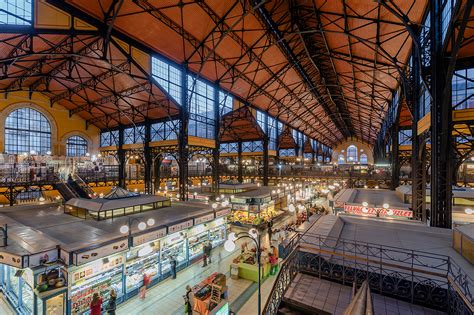 A Központi Vásárcsarnok impozáns belső tere