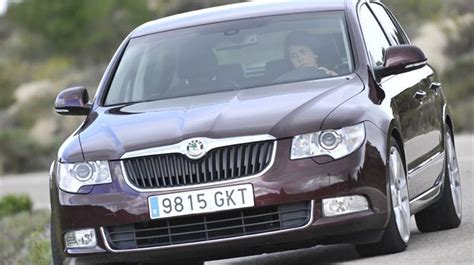 Skoda Superb 2.8 V6 fényezése és fényszórói