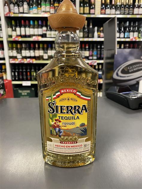 Sierra Tequila Reposado palack sombrero kupakkal