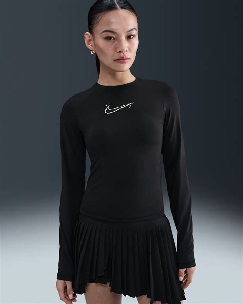 Különböző fazonú hosszú koktélruhák