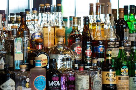 A pohárban lévő alkoholos italok