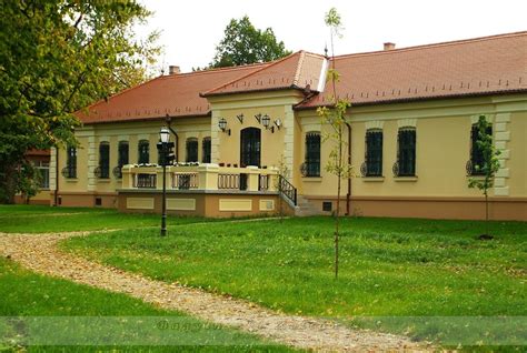 Gyulavári Kastély