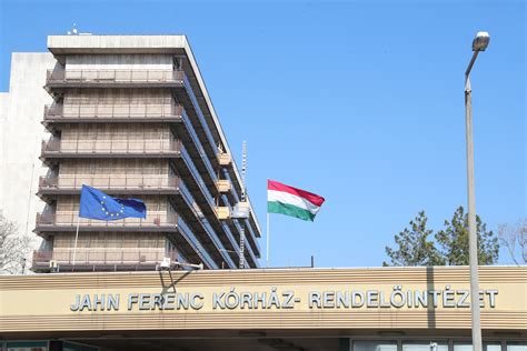 Archív fotó a kórház épületéről a kezdeti időkből