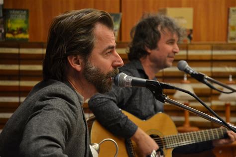 zenészpáros hangszereléssel