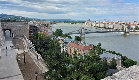 Budapest panorámája az Aranybástyáról