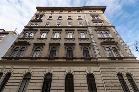 Budapesti utca, ahol borbolt található