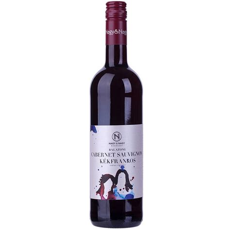 kekfrankos cabernet sauvignon rosé üveg és pohár