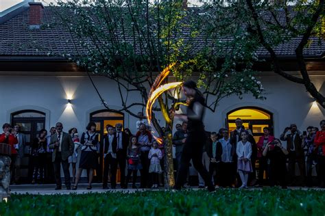 Cuvée Rendezvényház udvara és épülete