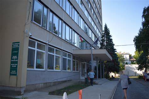 Felsőoktatási épület