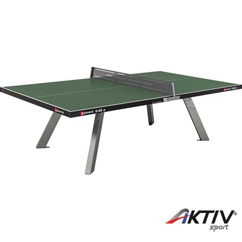 Kültéri ping pong asztal a kertben