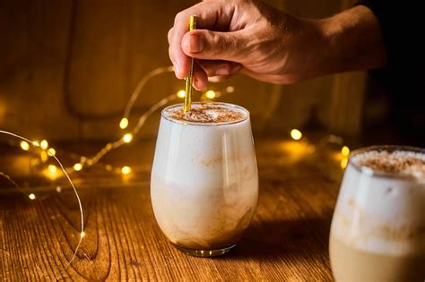 Pezsgőbuborékok a pohárban