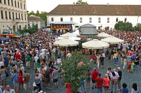 Esztergom Széchenyi tere kézműves sörfesztivál