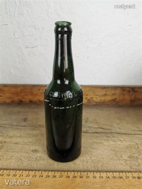 Különböző Krušovice sörös üvegek