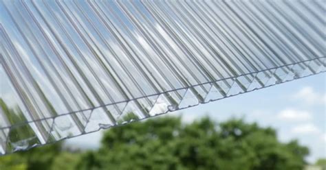 különböző színű és típusú sörök