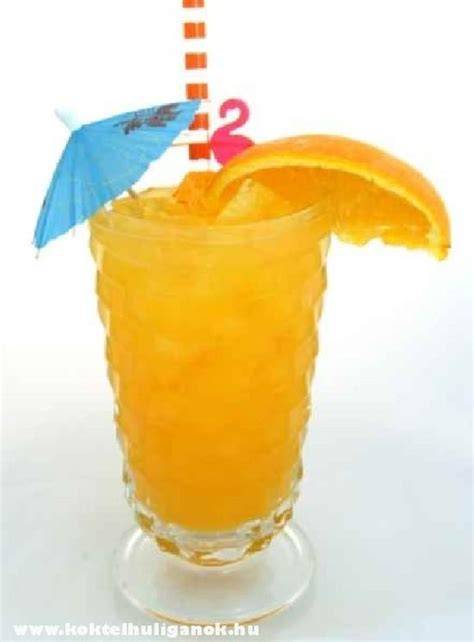 Vodka-narancs koktél pohárban